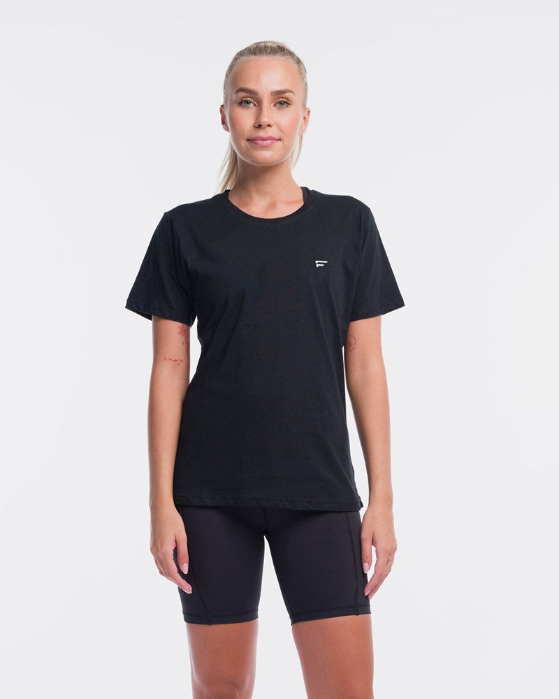 Performance Crest Rise Tee